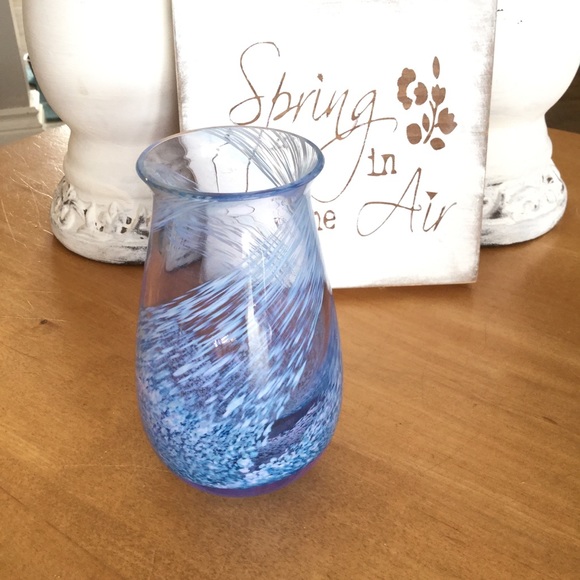 Blue & white art glass swirl bud vase 4.5” tall - Picture 1 of 7